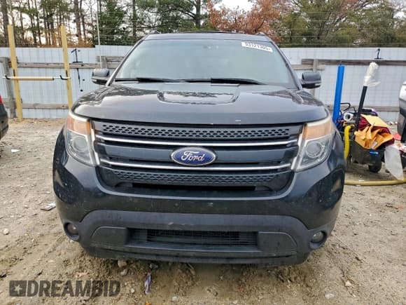 ✅ 2015 Ford Explorer Limited • VIN: 1FM5K8F87FGA09656 • Lot: 93121305. Wystawiony na Copart z przebiegiem 217 402 mil. Bezpłatny archiwum sprzedaży aukcyjnych z USA i szczegółowy raport historii pojazdu na DreamBid. Zdjęcie 5.