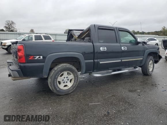 ✅ 2005 Chevrolet Silverado 1500 LS • VIN: 2GCEK13T951316259 • Lot: 90632185. Wystawiony na Copart z przebiegiem Nie podano. Bezpłatny archiwum sprzedaży aukcyjnych z USA i szczegółowy raport historii pojazdu na DreamBid. Zdjęcie 3.