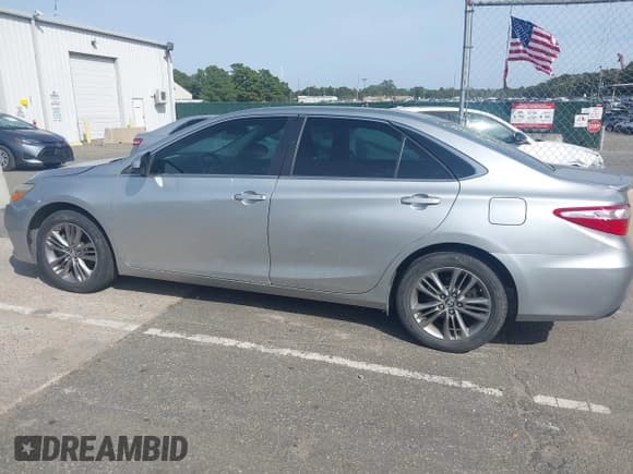 ✅ 2016 Toyota Camry XLE • VIN: 4T1BF1FK9GU164691 • Lot: 43353542. Listed on IAAI with 115,125 mi. Free auction sales archive from the USA and detailed vehicle history report at DreamBid. Image 14.