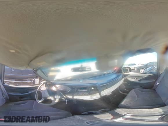 2002 GMC Sierra 1500 z VIN 1GTEC14W92Z280310, wystawiony jako Copart lot #74731204 z przebiegiem 241 075 mil mil oraz Szkoda całkowita • Salvage title. Historia ofert i sprzedaży dostępna na DreamBid. Obrazek 13.