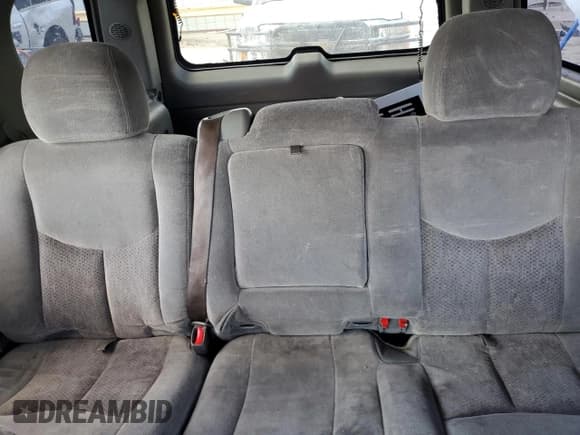 ✅ 2004 Chevrolet Tahoe LS • VIN: 1GNEC13T64R121410 • Lot: 70395744. Listed on Copart with 179,973 mi. Free auction sales archive from the USA and detailed vehicle history report at DreamBid. Image 10.