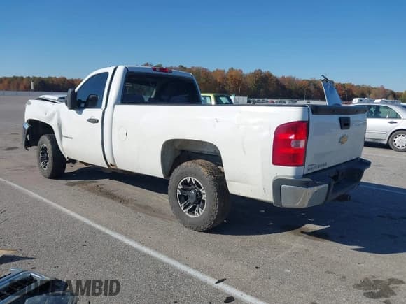 ✅ 2009 Chevrolet Silverado 2500HD Work Truck • VIN: 1GBHC44K49E129313 • Lot: 43602489. Listed on IAAI with 308,651 mi. Free auction sales archive from the USA and detailed vehicle history report at DreamBid. Image 3.