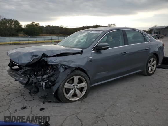 ✅ 2014 Volkswagen Passat S • VIN: 1VWAT7A32EC030391 • Lot: 86838895. Wystawiony na Copart z przebiegiem 106 893 mil. Bezpłatny archiwum sprzedaży aukcyjnych z USA i szczegółowy raport historii pojazdu na DreamBid. Zdjęcie 1.