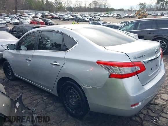 ✅ 2014 Nissan Sentra SV • VIN: 3N1AB7AP5EY209480 • Lot: 41530441. Listed on IAAI with 204,466 mi. Free auction sales archive from the USA and detailed vehicle history report at DreamBid. Image 13.