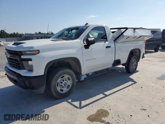 ✅ 2024 Chevrolet Silverado 2500HD Work Truck • VIN: 1GC0WLE72RF386145 • Лот: 63034505. Опубликован ранее на Copart с пробегом 15 090 миль. Бесплатный доступ к архиву аукционных продаж из США и подробный отчёт об истории автомобиля на DreamBid. Изображение 1.