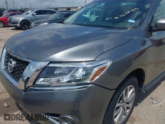 ✅ 2016 Nissan Pathfinder S • VIN: 5N1AR2MM4GC652935 • Lot: 42101585. Wystawiony na IAAI z przebiegiem 161 754 mil. Bezpłatny archiwum sprzedaży aukcyjnych z USA i szczegółowy raport historii pojazdu na DreamBid. Zdjęcie 6.