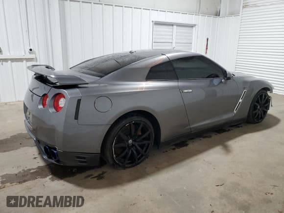 ✅ 2016 Nissan GT-R Premium • VIN: JN1AR5EFXGM290743 • Lot: 75346334. Listed on Copart with 34,358 mi. Free auction sales archive from the USA and detailed vehicle history report at DreamBid. Image 3.