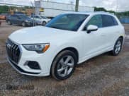 ✅ 2020 Audi Q3 Premium • VIN: WA1AECF31L1052769 • Lot: 42233376. Wystawiony na IAAI z przebiegiem 84 575 mil. Bezpłatny archiwum sprzedaży aukcyjnych z USA i szczegółowy raport historii pojazdu na DreamBid. Zdjęcie 2.