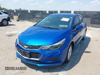 ✅ 2018 Chevrolet Cruze LT • VIN: 3G1BE6SM0JS593200 • Lot: 43080344. Wystawiony na IAAI z przebiegiem 137 727 mil. Bezpłatny archiwum sprzedaży aukcyjnych z USA i szczegółowy raport historii pojazdu na DreamBid. Zdjęcie 2.