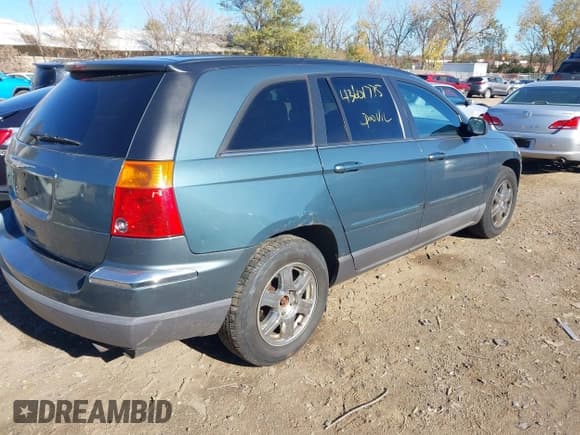 ✅ 2005 Chrysler Pacifica Touring • VIN: 2C4GF68485R243690 • Lot: 43601775. Listed on IAAI with 168,431 mi. Free auction sales archive from the USA and detailed vehicle history report at DreamBid. Image 4.