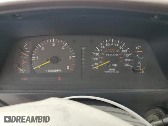 ✅ 1994 Toyota Land Cruiser • VIN: JT3DJ81W5R0092496 • Lot: 61066135. Wystawiony na Copart z przebiegiem 383 078 mil. Bezpłatny archiwum sprzedaży aukcyjnych z USA i szczegółowy raport historii pojazdu na DreamBid. Zdjęcie 9.