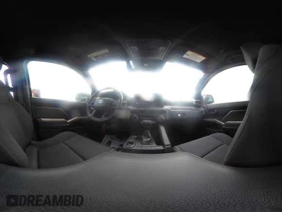 ✅ 2024 Toyota Tacoma SR • VIN: 3TYKD5HN7RT000845 • Lot: 42097772. Wystawiony na IAAI z przebiegiem 9 881 mil. Bezpłatny archiwum sprzedaży aukcyjnych z USA i szczegółowy raport historii pojazdu na DreamBid. Zdjęcie 22.