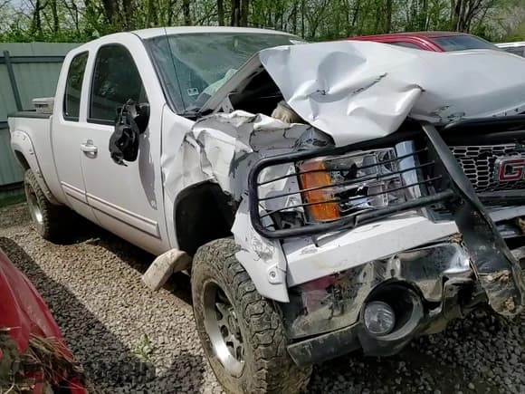 ✅ 2013 GMC Sierra 1500 SLT • VIN: 1GTR2WE73DZ379782 • Lot: 54400225. Listed on Copart with 126,205 mi. Free auction sales archive from the USA and detailed vehicle history report at DreamBid. Image 13.