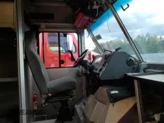 ✅ 2019 Ford E-Series Commercial • VIN: 1FC3E4K66KDC51737 • Лот: 72650054. Опубликован ранее на Copart с пробегом 52 965 миль. Бесплатный доступ к архиву аукционных продаж из США и подробный отчёт об истории автомобиля на DreamBid. Изображение 5.