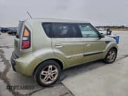 ✅ 2010 Kia Soul + • VIN: KNDJT2A21A7133656 • Лот: 95734085. Опубликован ранее на Copart с пробегом 216 894 миль. Бесплатный доступ к архиву аукционных продаж из США и подробный отчёт об истории автомобиля на DreamBid. Изображение 3.