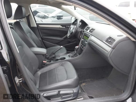 ✅ 2015 Volkswagen Passat S • VIN: 1VWAT7A31FC011266 • Lot: 43429382. Listed on IAAI with 165,836 mi. Free auction sales archive from the USA and detailed vehicle history report at DreamBid. Image 5.