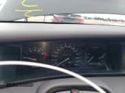 ✅ 1993 Lincoln Mark VIII • VIN: 1LNLM91V0PY696494 • Lot: 44273753. Wystawiony na Copart z przebiegiem 34 772 mil. Bezpłatny archiwum sprzedaży aukcyjnych z USA i szczegółowy raport historii pojazdu na DreamBid. Zdjęcie 9.