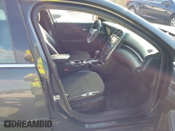 ✅ 2015 Chevrolet Malibu LT • VIN: 1G11C5SL0FF328839 • Lot: 43592227. Listed on IAAI with 254,639 mi. Free auction sales archive from the USA and detailed vehicle history report at DreamBid. Image 5.