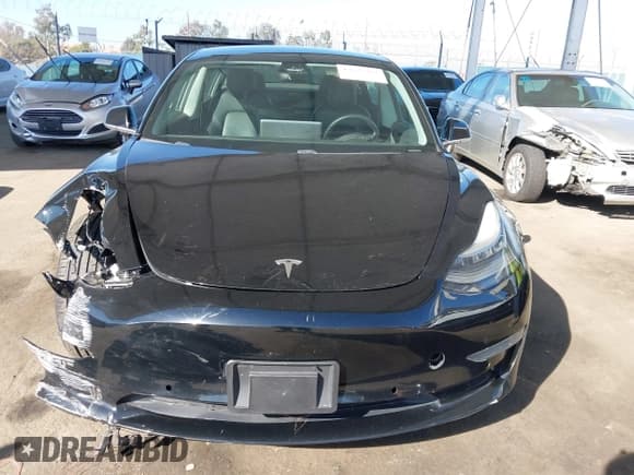 ✅ 2019 Tesla Model 3 Mid Range • VIN: 5YJ3E1EA3KF316809 • Lot: 43525262. Wystawiony na IAAI z przebiegiem 79 048 mil. Bezpłatny archiwum sprzedaży aukcyjnych z USA i szczegółowy raport historii pojazdu na DreamBid. Zdjęcie 12.