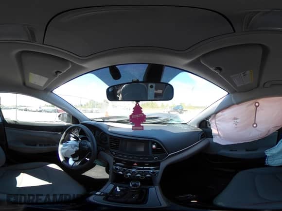 2020 Hyundai Elantra SE с VIN KMHD74LFXLU056203, выставлен на аукционе IAAI как лот 43235768 с пробегом 33 294 миль миль и . История ставок и продаж доступна на DreamBid. Изображение 19.