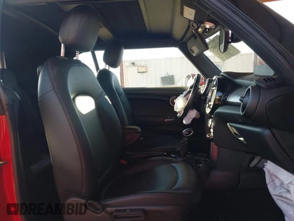 ✅ 2019 MINI Convertible Cooper • VIN: WMWWG5C55K3H08563 • Лот: 43711697. Опубликован ранее на IAAI с пробегом 91 060 миль. Бесплатный доступ к архиву аукционных продаж из США и подробный отчёт об истории автомобиля на DreamBid. Изображение 5.