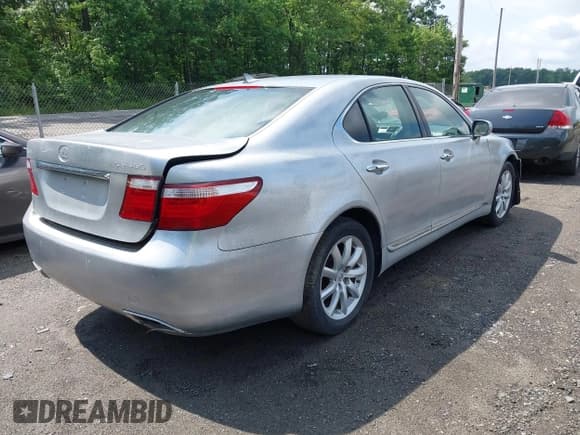 ✅ 2008 Lexus LS 460 • VIN: JTHBL46F985061458 • Лот: 42463544. Опубликован ранее на IAAI с пробегом Не указан. Бесплатный доступ к архиву аукционных продаж из США и подробный отчёт об истории автомобиля на DreamBid. Изображение 4.
