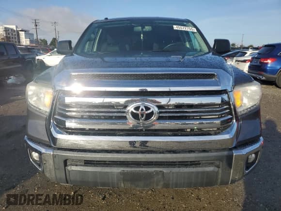 ✅ 2017 Toyota Tundra SR5 • VIN: 5TFEY5F13HX223809 • Лот: 45572755. Опубликован ранее на Copart с пробегом 83 249 миль. Бесплатный доступ к архиву аукционных продаж из США и подробный отчёт об истории автомобиля на DreamBid. Изображение 5.