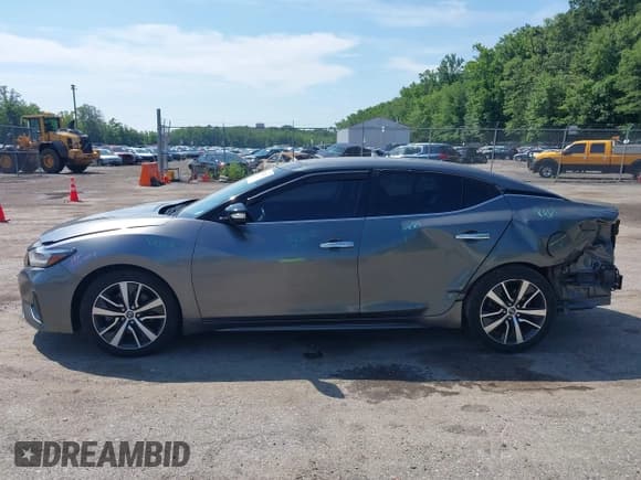 ✅ 2019 Nissan Maxima SR • VIN: 1N4AA6AV3KC374172 • Lot: 42744316. Wystawiony na IAAI z przebiegiem 97 146 mil. Bezpłatny archiwum sprzedaży aukcyjnych z USA i szczegółowy raport historii pojazdu na DreamBid. Zdjęcie 14.
