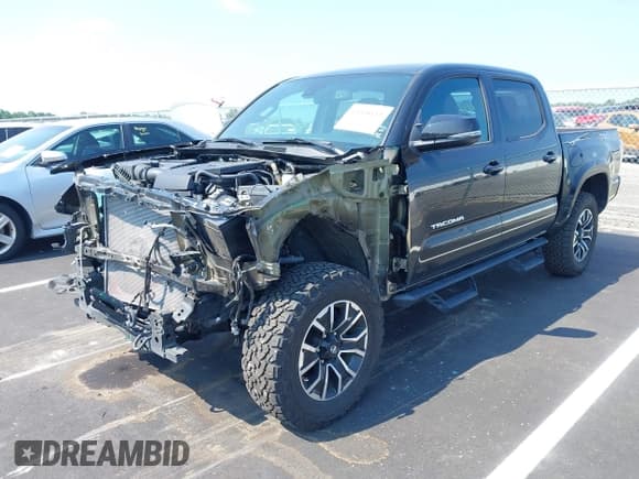 ✅ 2020 Toyota Tacoma SR5 • VIN: 5TFCZ5AN2LX235148 • Lot: 43008112. Listed on IAAI with 25,645 mi. Free auction sales archive from the USA and detailed vehicle history report at DreamBid. Image 18.