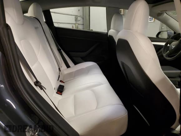 ✅ 2022 Tesla Model 3 Long Range • VIN: 5YJ3E1EB1NF317762 • Лот: 46276945. Опубликован ранее на Copart с пробегом 28 365 миль. Бесплатный доступ к архиву аукционных продаж из США и подробный отчёт об истории автомобиля на DreamBid. Изображение 11.