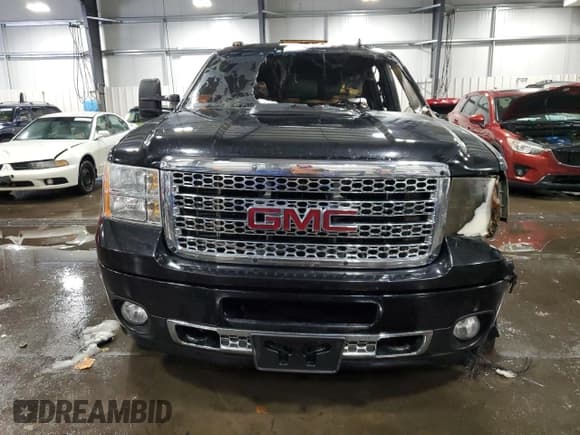 ✅ 2014 GMC Sierra 3500HD SRW Denali • VIN: 1GT426E83EF190507 • Лот: 85589364. Опубликован ранее на Copart с пробегом Не указан. Бесплатный доступ к архиву аукционных продаж из США и подробный отчёт об истории автомобиля на DreamBid. Изображение 5.