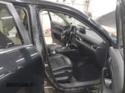 ✅ 2018 Mazda CX-5 Touring • VIN: JM3KFBCM2J0380100 • Lot: 43777906. Wystawiony na IAAI z przebiegiem 108 960 mil. Bezpłatny archiwum sprzedaży aukcyjnych z USA i szczegółowy raport historii pojazdu na DreamBid. Zdjęcie 5.