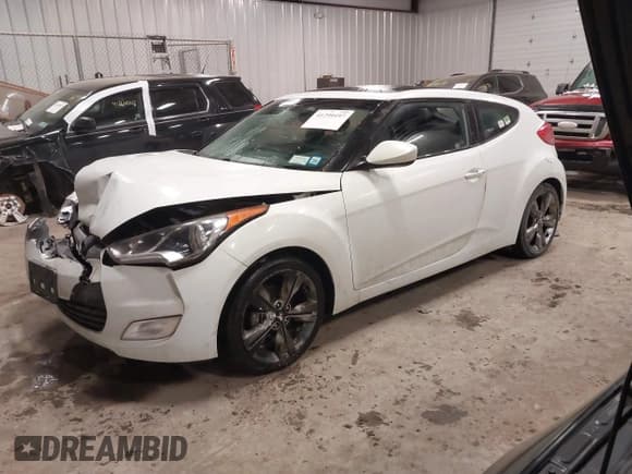 ✅ 2016 Hyundai Veloster • VIN: KMHTC6AD8GU267667 • Lot: 41299197. Wystawiony na IAAI z przebiegiem 111 954 mil. Bezpłatny archiwum sprzedaży aukcyjnych z USA i szczegółowy raport historii pojazdu na DreamBid. Zdjęcie 17.