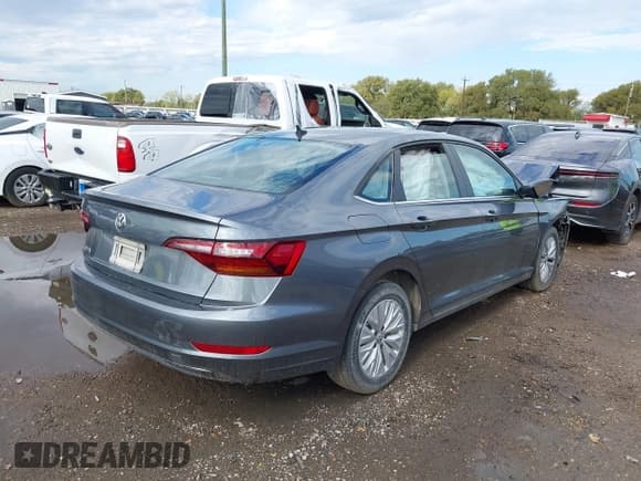 ✅ 2019 Volkswagen Jetta S • VIN: 3VWC57BU7KM134511 • Lot: 43518329. Listed on IAAI with 62,239 mi. Free auction sales archive from the USA and detailed vehicle history report at DreamBid. Image 4.