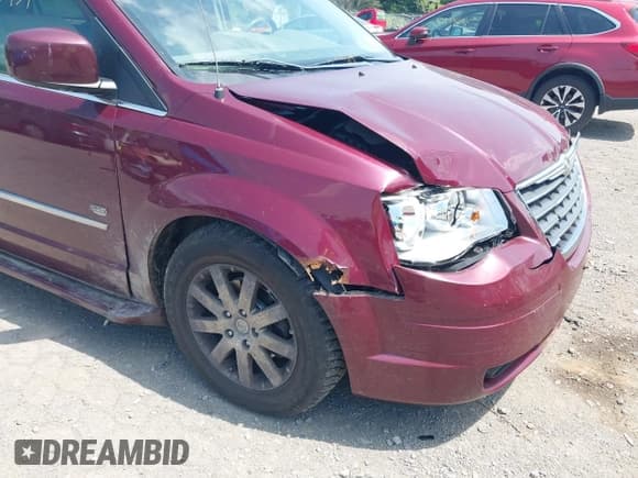 ✅ 2009 Chrysler Town & Country Touring • VIN: 2A8HR54X69R629397 • Lot: 42833939. Wystawiony na IAAI z przebiegiem 181 641 mil. Bezpłatny archiwum sprzedaży aukcyjnych z USA i szczegółowy raport historii pojazdu na DreamBid. Zdjęcie 6.
