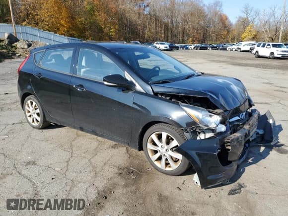 ✅ 2013 Hyundai Accent SE • VIN: KMHCU5AE6DU106228 • Лот: 78161704. Опубликован ранее на Copart с пробегом 137 780 миль. Бесплатный доступ к архиву аукционных продаж из США и подробный отчёт об истории автомобиля на DreamBid. Изображение 4.