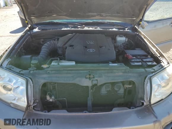 ✅ 2007 Toyota 4Runner Limited • VIN: JTEZU17RX78081327 • Lot: 58564525. Listed on Copart with 136,884 mi. Free auction sales archive from the USA and detailed vehicle history report at DreamBid. Image 12.