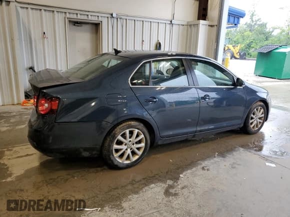 ✅ 2010 Volkswagen Jetta SE • VIN: 3VWRX7AJ4AM023604 • Lot: 64779425. Listed on Copart with 177,058 mi. Free auction sales archive from the USA and detailed vehicle history report at DreamBid. Image 3.