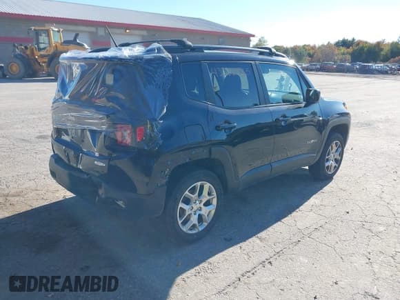 ✅ 2017 Jeep Renegade Latitude • VIN: ZACCJBBB6HPG49800 • Lot: 43330335. Listed on IAAI with 123,487 mi. Free auction sales archive from the USA and detailed vehicle history report at DreamBid. Image 4.