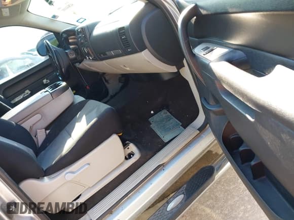 ✅ 2012 GMC Sierra 1500 SLE • VIN: 3GTP1VE07CG275284 • Лот: 42844101. Опубликован ранее на IAAI с пробегом 128 885 миль. Бесплатный доступ к архиву аукционных продаж из США и подробный отчёт об истории автомобиля на DreamBid. Изображение 5.