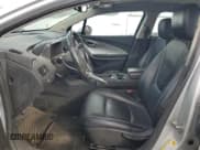 ✅ 2012 Chevrolet Volt • VIN: 1G1RB6E44CU110944 • Lot: 84556894. Wystawiony na Copart z przebiegiem 152 346 mil. Bezpłatny archiwum sprzedaży aukcyjnych z USA i szczegółowy raport historii pojazdu na DreamBid. Zdjęcie 8.