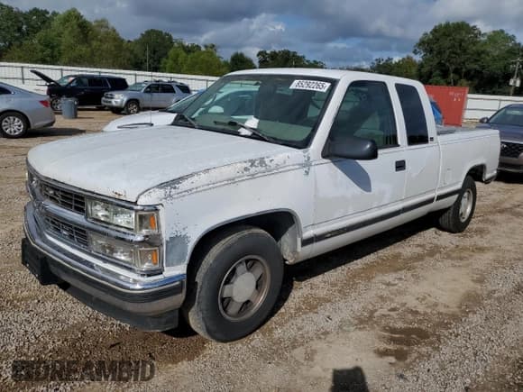 ✅ 1997 Chevrolet Silverado 1500 • VIN: 2GCEC19R9V1133209 • Lot: 85292265. Listed on Copart with 198,668 mi. Free auction sales archive from the USA and detailed vehicle history report at DreamBid. Image 1.