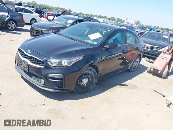 ✅ 2020 Kia Forte LXS • VIN: 3KPF24AD1LE158985 • Lot: 43133315. Wystawiony na IAAI z przebiegiem 45 942 mil. Bezpłatny archiwum sprzedaży aukcyjnych z USA i szczegółowy raport historii pojazdu na DreamBid. Zdjęcie 17.