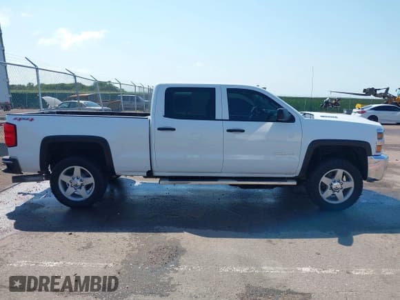 ✅ 2017 Chevrolet Silverado 2500HD Work Truck • VIN: 1GC1KUEY9HF127407 • Lot: 42942698. Listed on IAAI with 39,057 mi. Free auction sales archive from the USA and detailed vehicle history report at DreamBid. Image 13.