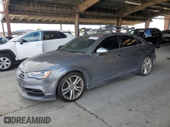 ✅ 2016 Audi S3 Premium Plus • VIN: WAUB1GFF7G1026476 • Lot: 82234215. Wystawiony na Copart z przebiegiem 177 705 mil. Bezpłatny archiwum sprzedaży aukcyjnych z USA i szczegółowy raport historii pojazdu na DreamBid. Zdjęcie 1.