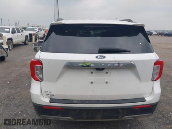✅ 2022 Ford Explorer XLT • VIN: 1FMSK7DH3NGC41301 • Lot: 42256526. Wystawiony na IAAI z przebiegiem 74 100 mil. Bezpłatny archiwum sprzedaży aukcyjnych z USA i szczegółowy raport historii pojazdu na DreamBid. Zdjęcie 17.