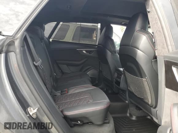 ✅ 2021 Audi RS Q8 • VIN: WU1ARBF19MD005771 • Lot: 59473635. Wystawiony na Copart z przebiegiem 17 608 mil. Bezpłatny archiwum sprzedaży aukcyjnych z USA i szczegółowy raport historii pojazdu na DreamBid. Zdjęcie 11.