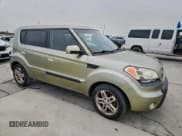 ✅ 2010 Kia Soul + • VIN: KNDJT2A21A7133656 • Лот: 95734085. Опубликован ранее на Copart с пробегом 216 894 миль. Бесплатный доступ к архиву аукционных продаж из США и подробный отчёт об истории автомобиля на DreamBid. Изображение 4.
