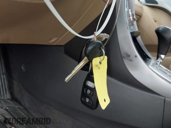 ✅ 2011 Hyundai Elantra GLS • VIN: KMHDH4AE1BU109960 • Lot: 43816164. Listed on IAAI with 333,098 mi. Free auction sales archive from the USA and detailed vehicle history report at DreamBid. Image 11.