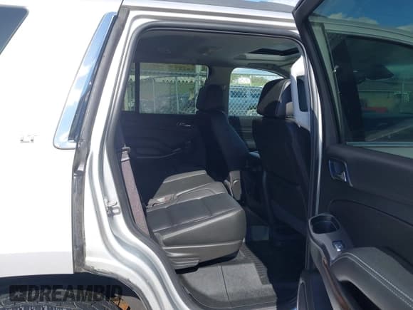 ✅ 2020 Chevrolet Tahoe LT • VIN: 1GNSKBKC4LR130084 • Lot: 43528817. Listed on IAAI with 71,583 mi. Free auction sales archive from the USA and detailed vehicle history report at DreamBid. Image 8.